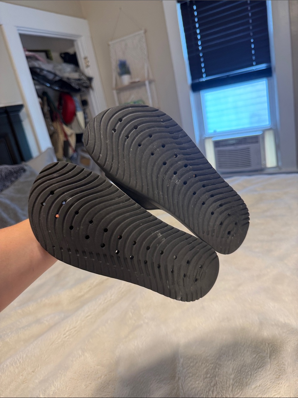 Nike women’s Black Slide Sandals - Picture 6 of 7